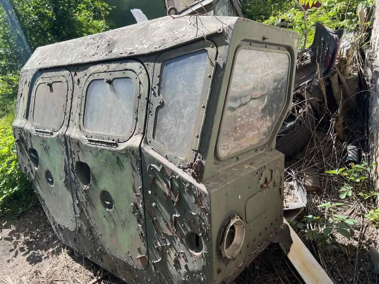 Продам кабины МАЗ 543, ЗИЛ 135 2