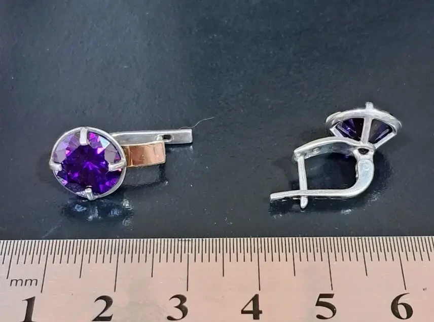 КУПИТИ СРІБНІ СЕРЕЖКИ з фіолетовим аметистом в нас 6