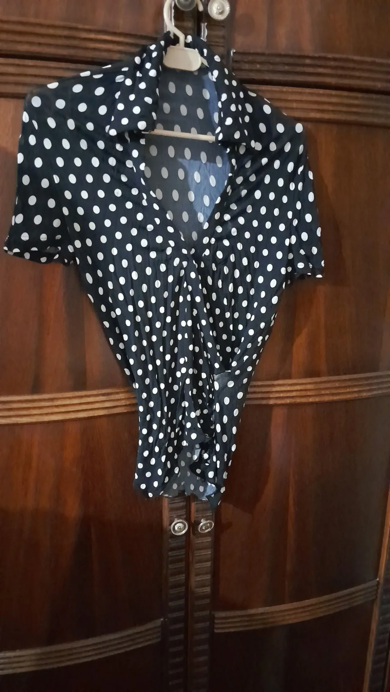 Стильная черная кофта в белый горох отличного качества. Р.46 7