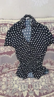 Стильная черная кофта в белый горох отличного качества. Р.46