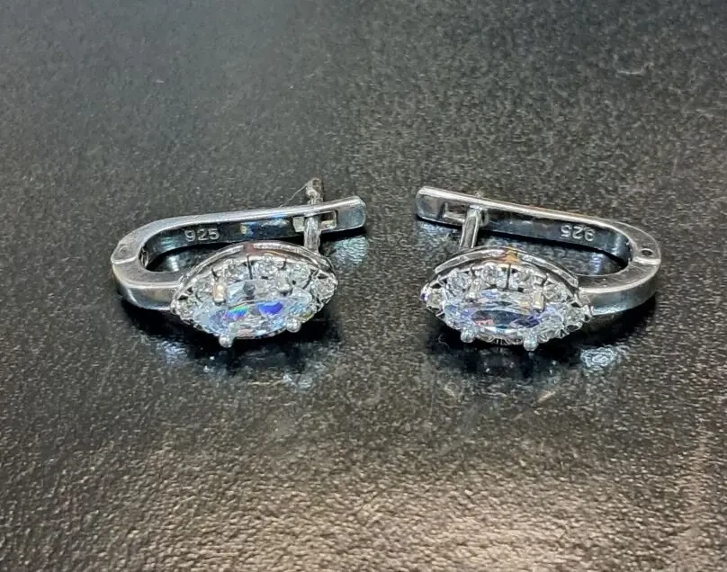 КУПИТИ СРІБНІ СЕРЕЖКИ з фіанітами в нас. 5