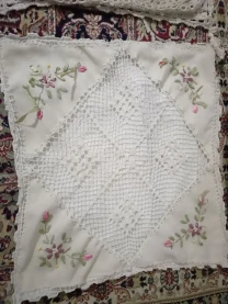 Оригинальная натуральная наволочка с узорами.