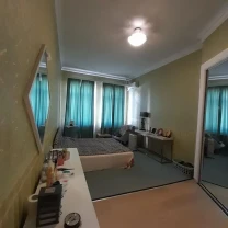 Продаю 4 комн. кв-ра в центре Киева с мебелью и техникой, евроремонт