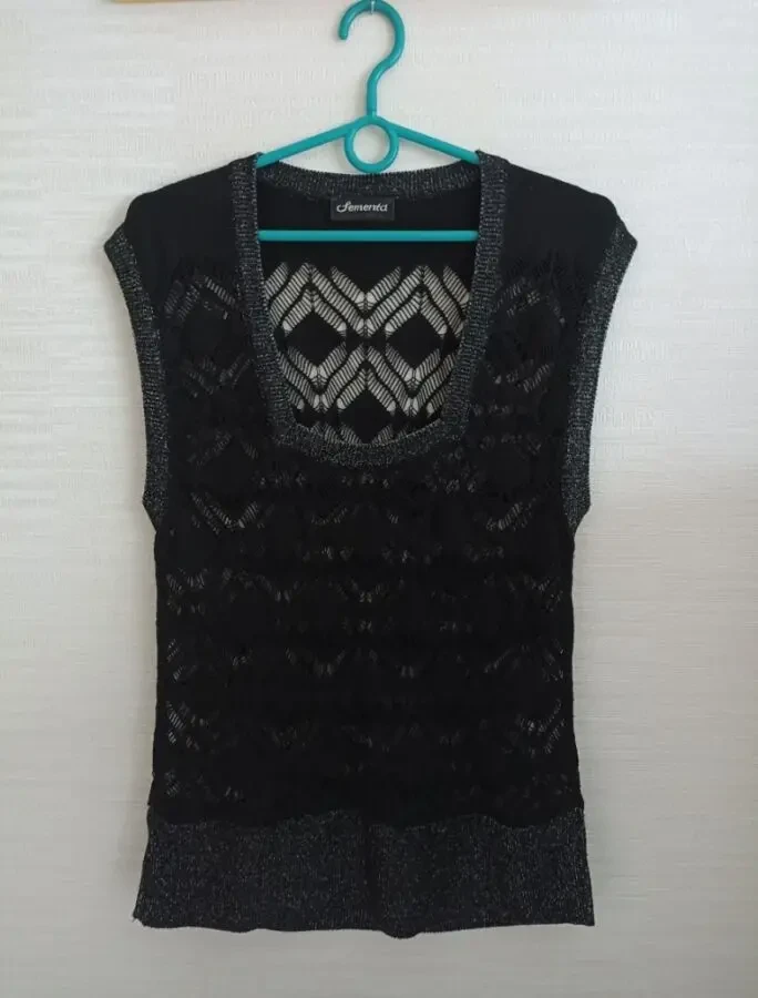 Красивый женский жилет ажурный черный низ с люрексом 48 3