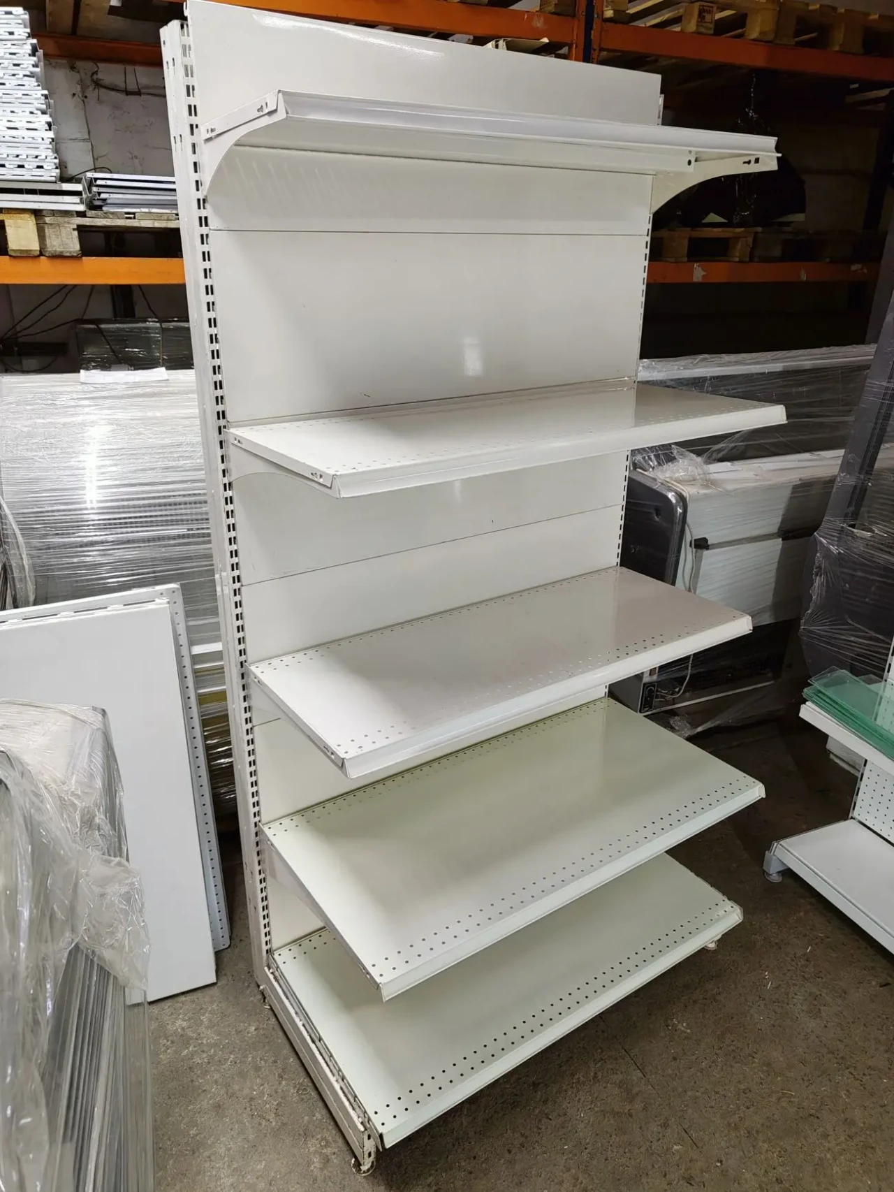 Стелажі модерн, торгові стелажі, металевий стелаж односторонні