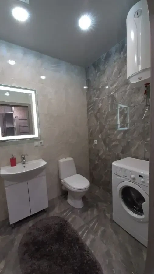 Сдам подобово свою 1к квартиру біля метро палац спорту 3