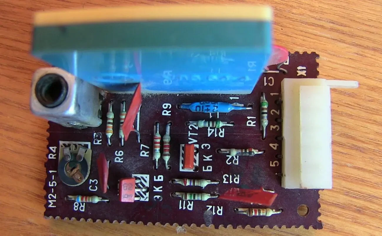 Модуль М2-5-1 с Линией задержки УЛЗ 64-4 от Телевизора ссср 5
