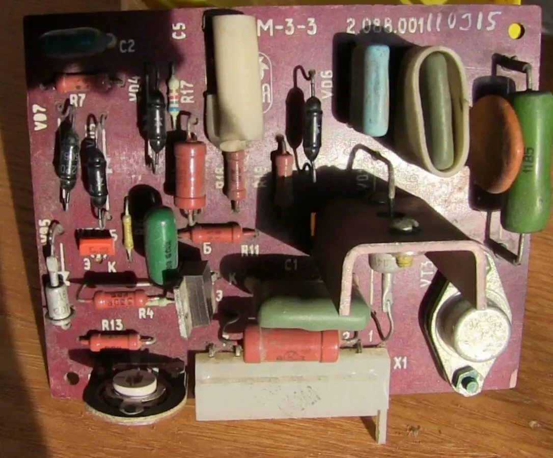 Модуль на телевизор на Телевизор ссср M-3-3 (КУ221Г, КТ837Т)