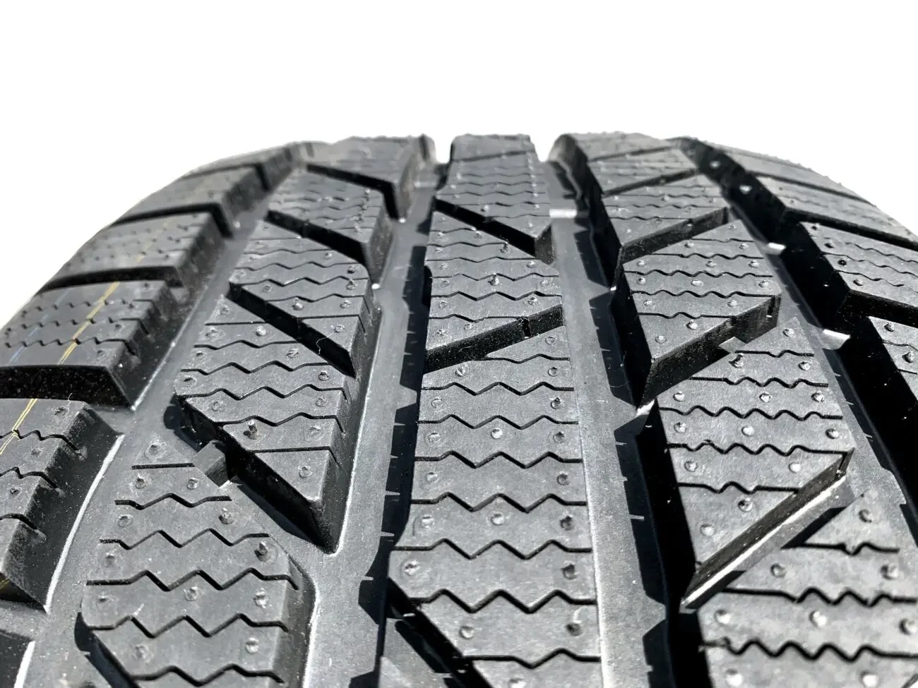 Шина зимова 235/55 R17 99H резина зимняя 3P Domin Poland 3