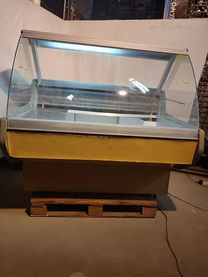 Вітрина холодильна 6