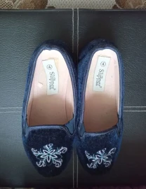 Slipper Красивые теплые женские тапки велюр т синие 23,5