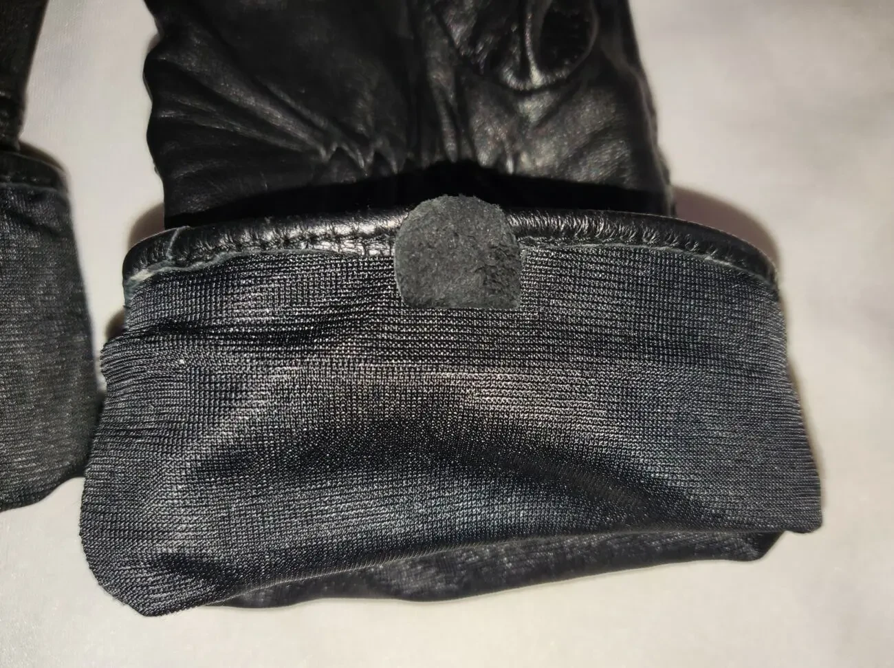 Стильные, удлиненные, демисезоные, кожаные перчатки 8