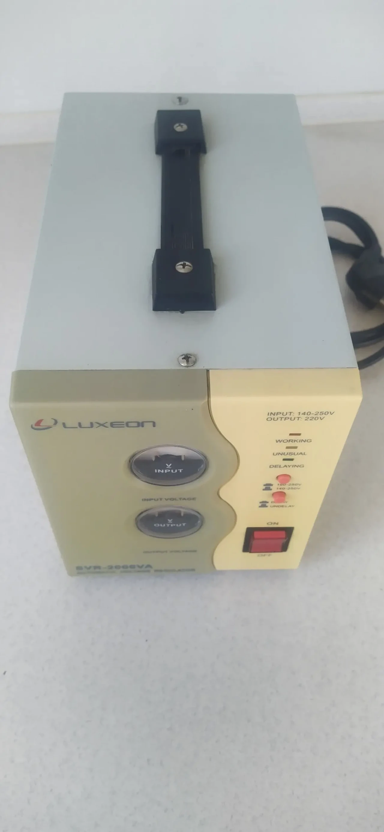 Стабілізатор напруги Luxeon. 2