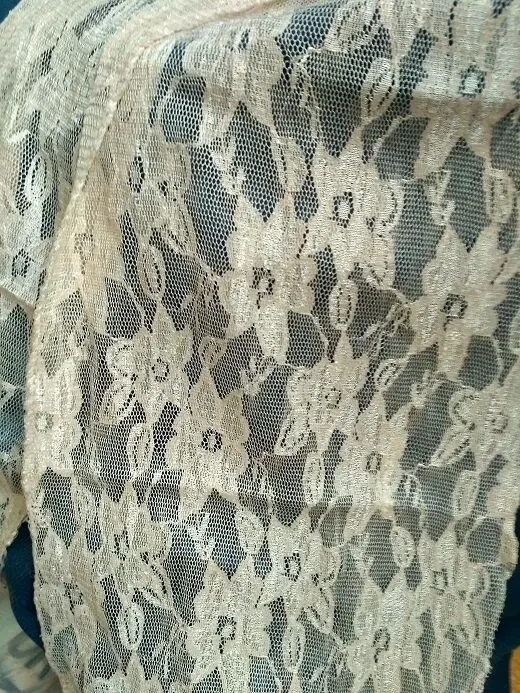 Шарф нежный кружево на тюле гипюр телесно-бежевый цвет