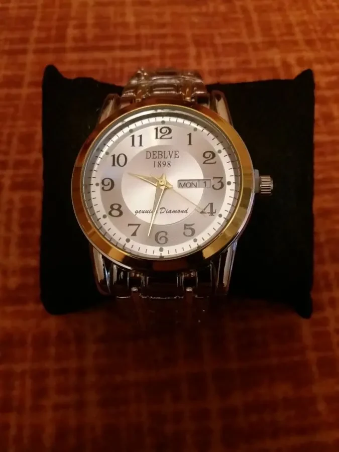 Чоловічий кварцевий годинник