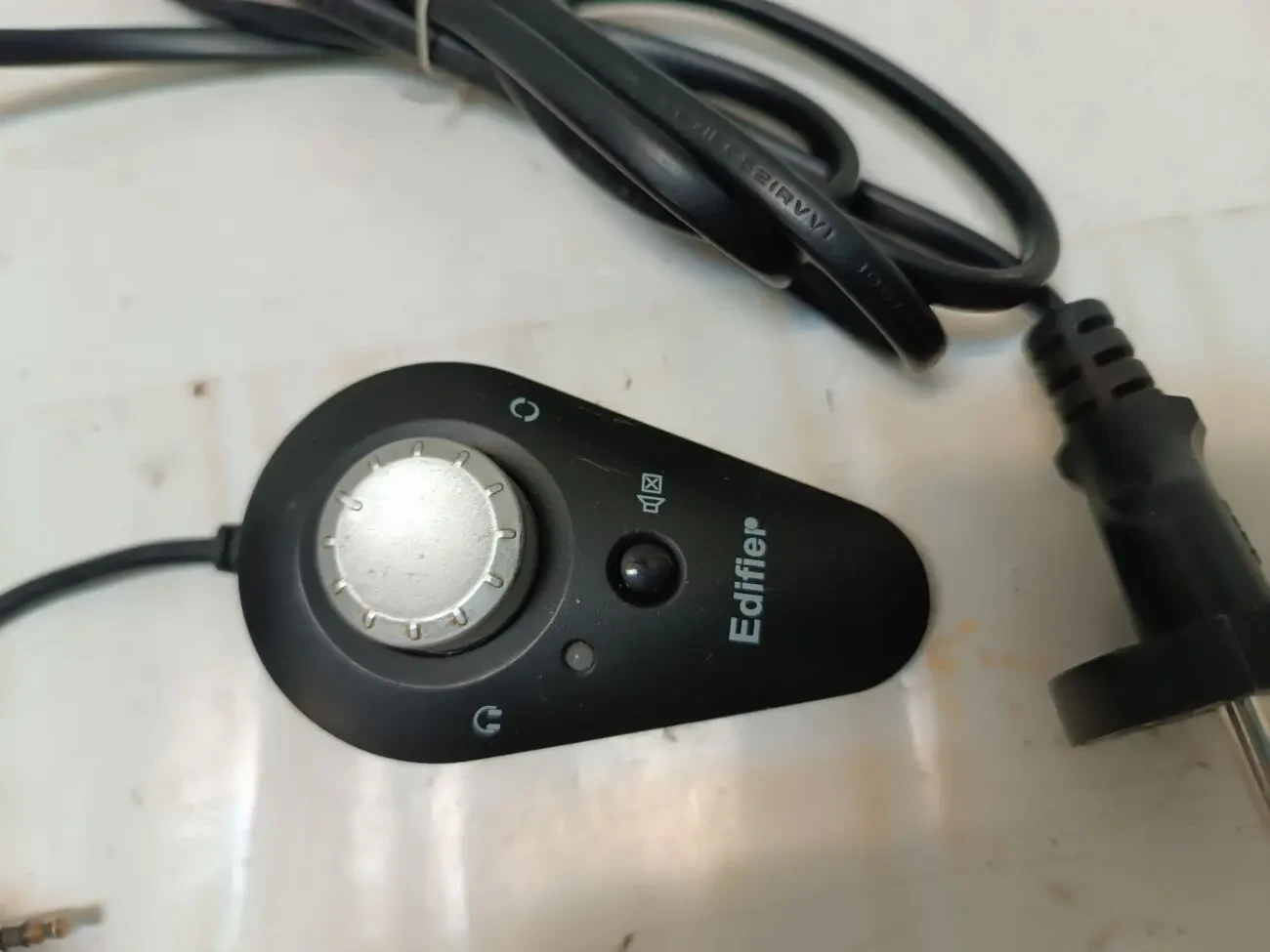 Акустическая система мульти медиа акустика Edifier m1335 4