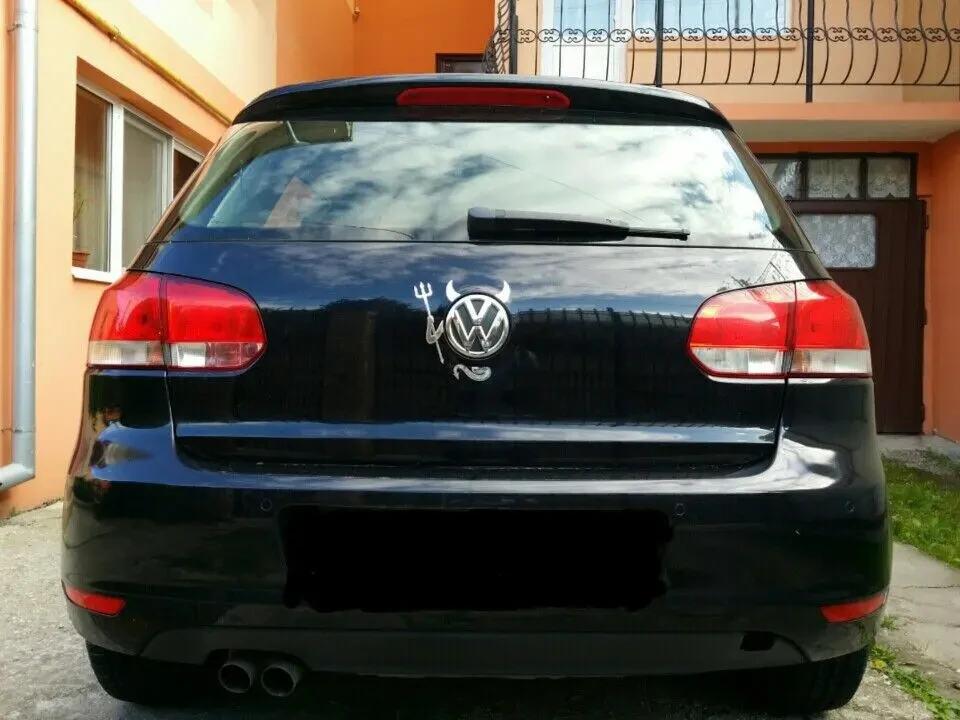 Наклейка выпуклая на значок авто Чертик . Тюнинг авто 6
