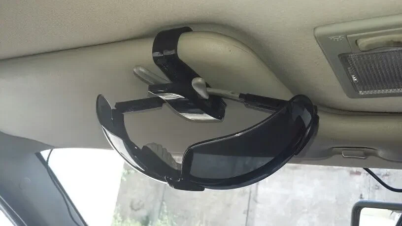 Держатель очков и пластиковых карточек на козырьке авто .Тюнинг авто 6
