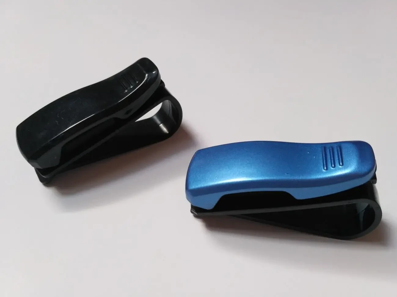 Держатель очков и пластиковых карточек на козырьке авто .Тюнинг авто 7