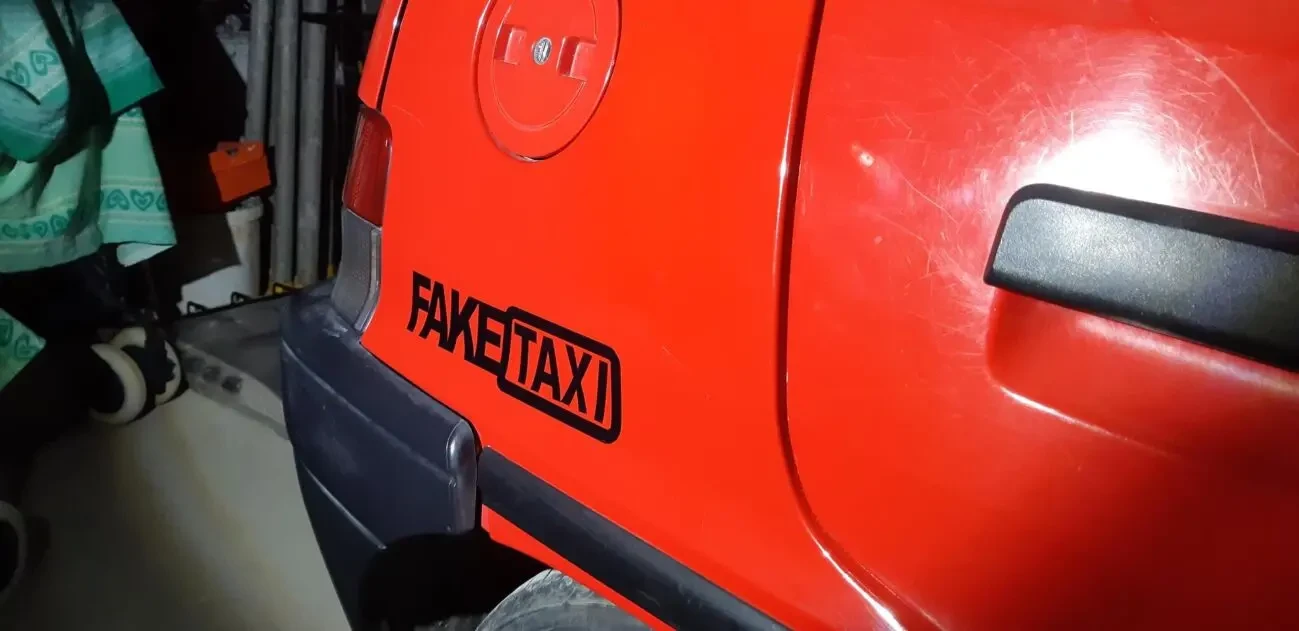 Наклейка на авто Faketaxi Красная, Черная, Белая, Желтая светоотража 6