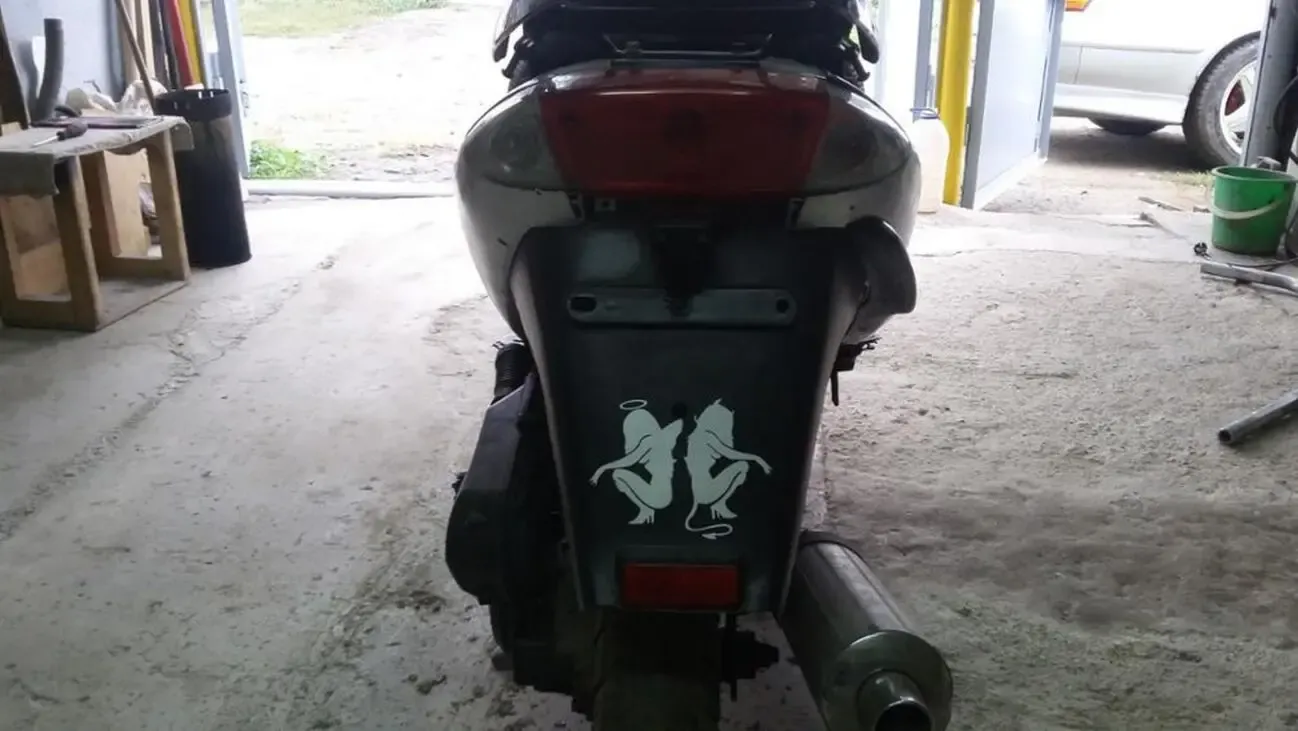 Наклейки на авто Чертенок и Ангелочек светоотражающая Тюнинг авто 4