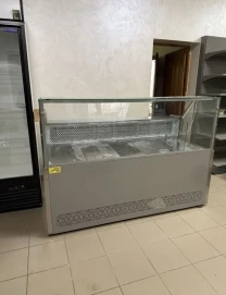 Продам кондитерскую витрину холодильник