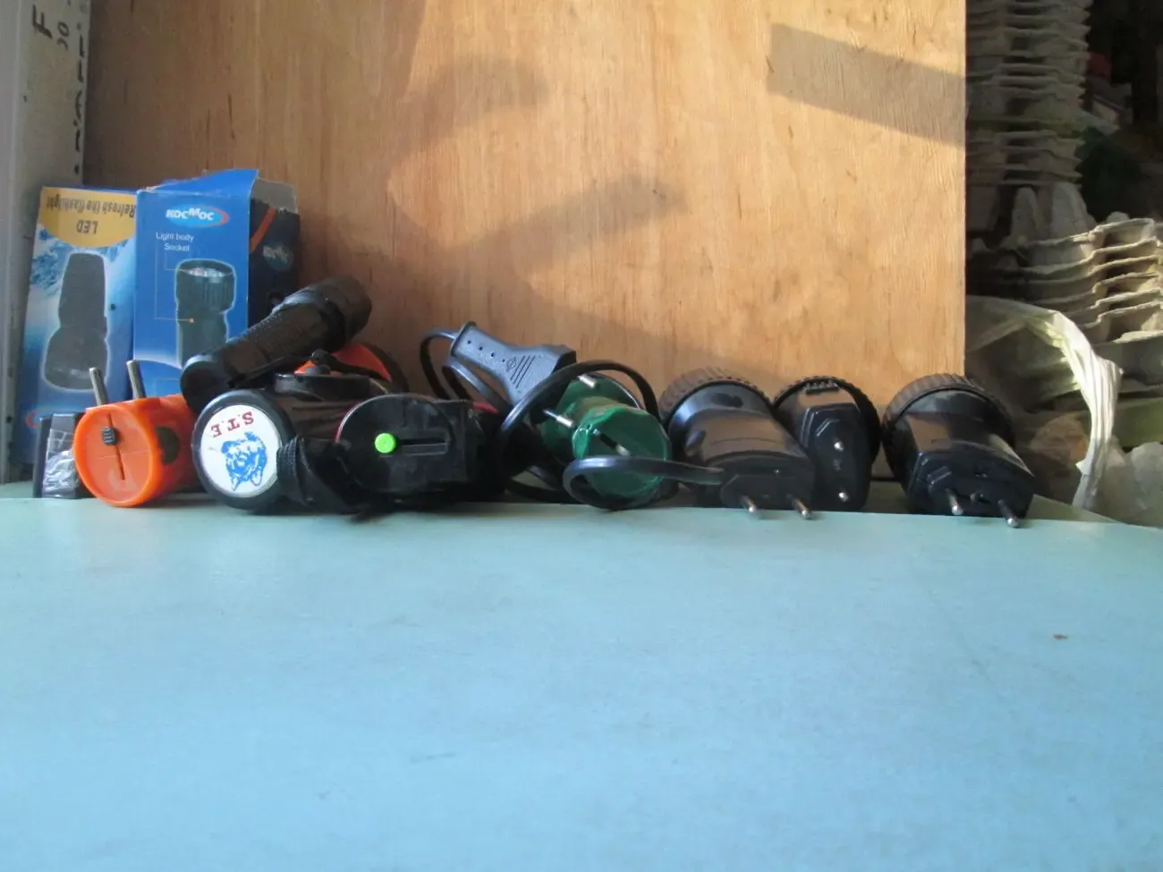 Ручний ліхтар світильник LED акумуляторний (зарядка 220В) під ремонт 9