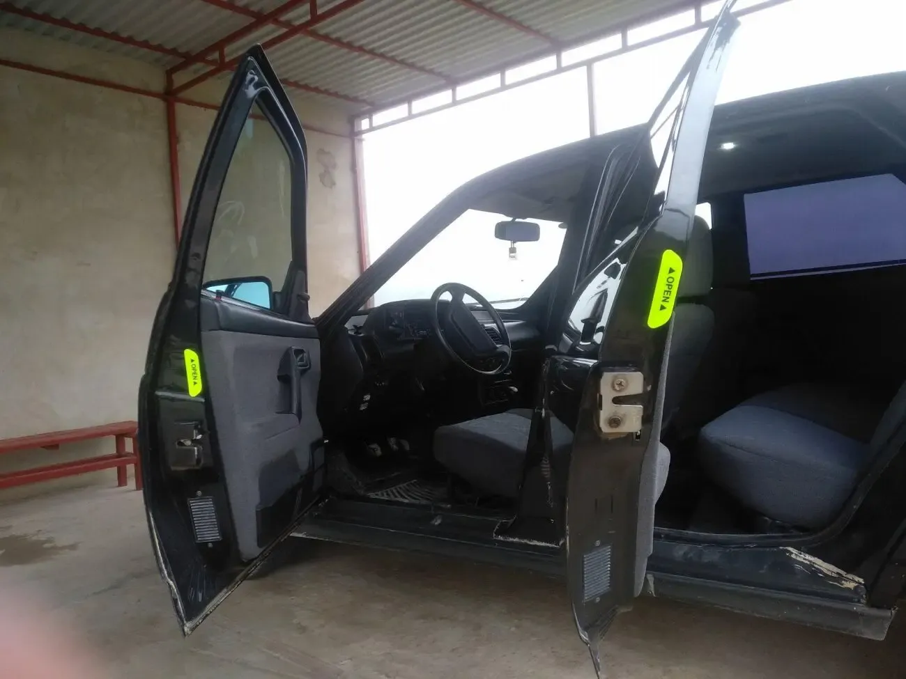 Наклейки на двери авто Open 4 шт зеленые, белые светоотражающая 5