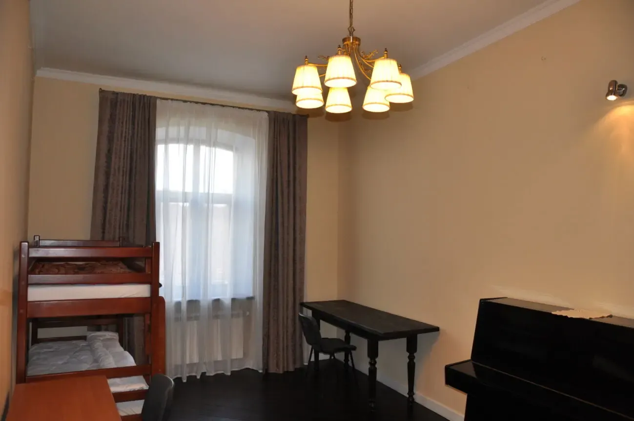 Здам Власну квартиру. 3 спальні. Центр 9