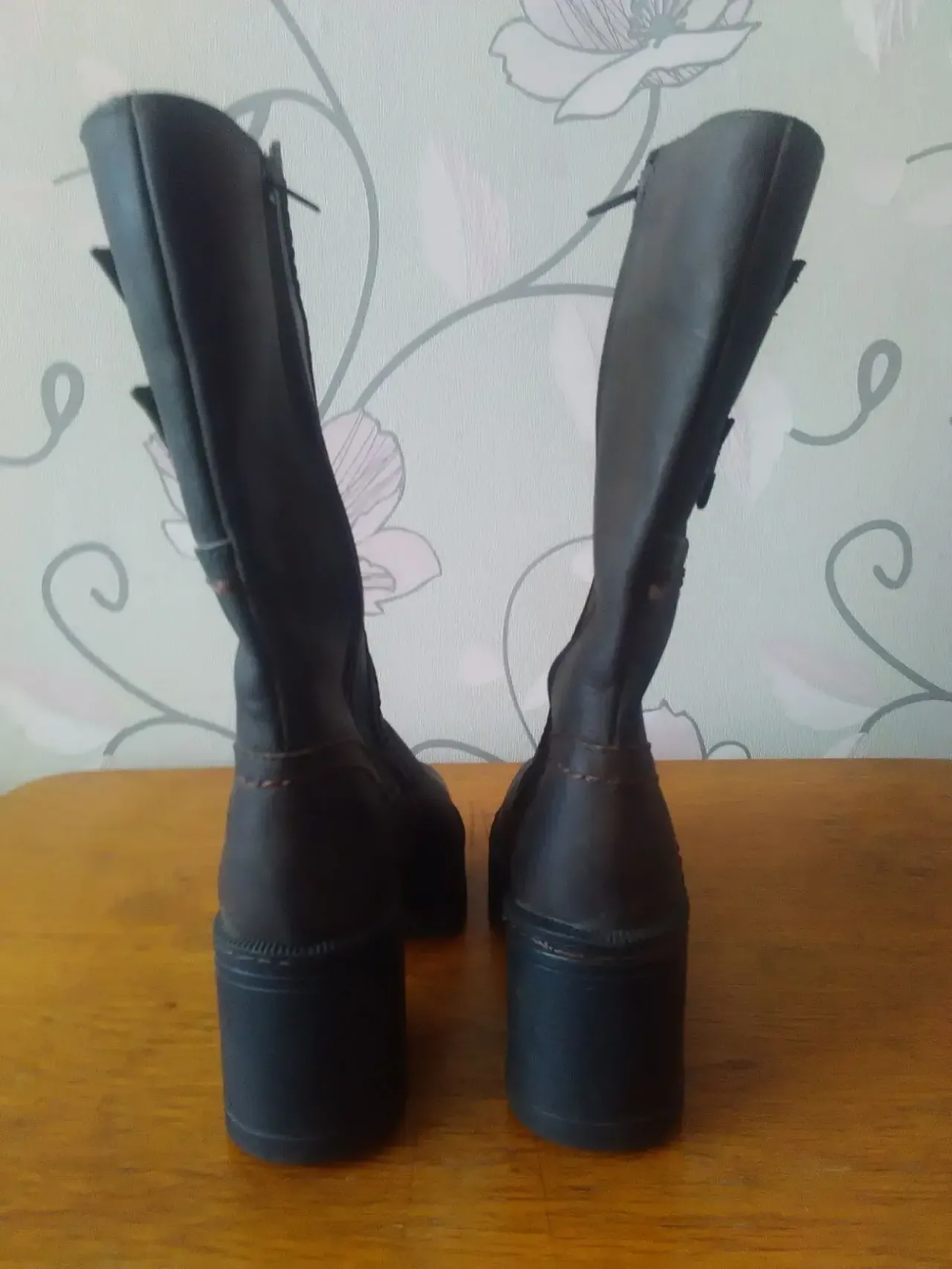 Женские, новые, кожаные на меху ботинки - 3 dvd диска в подарок. 7