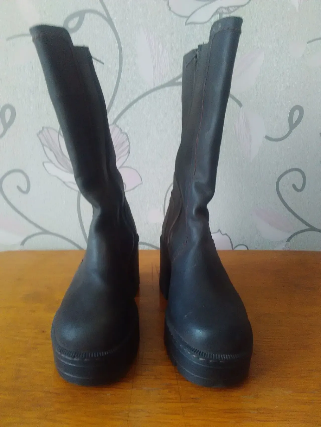 Женские, новые, кожаные на меху ботинки - 3 dvd диска в подарок. 4