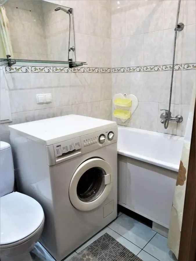 Сдам 1 ком квартиру на пр.Поля район Уюта. 8