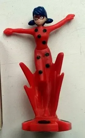 Игрушка киндер сюрприз фигурка красная Леди Баг 4