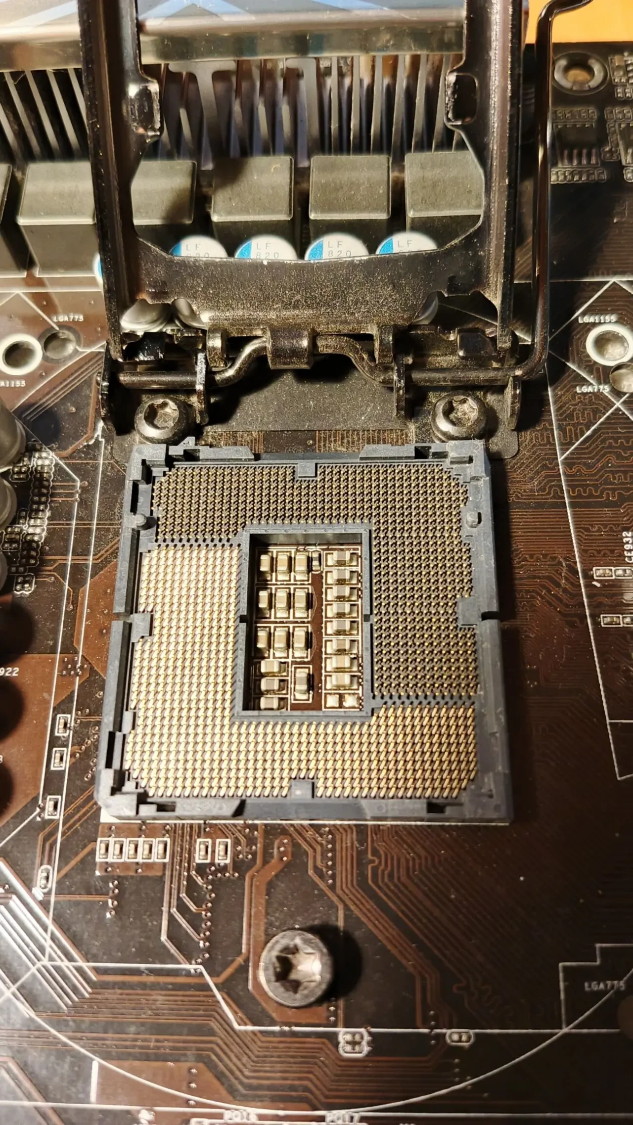 Материнская плата ASRock P67 Pro3 (s1155) (Уценка-читатать объявление) 2