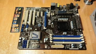 Материнская плата ASRock P67 Pro3 (s1155) (Уценка-читатать объявление)