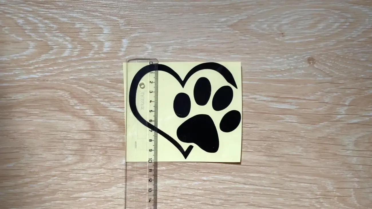 Наклейка на авто Собачье сердце Чёрная 4