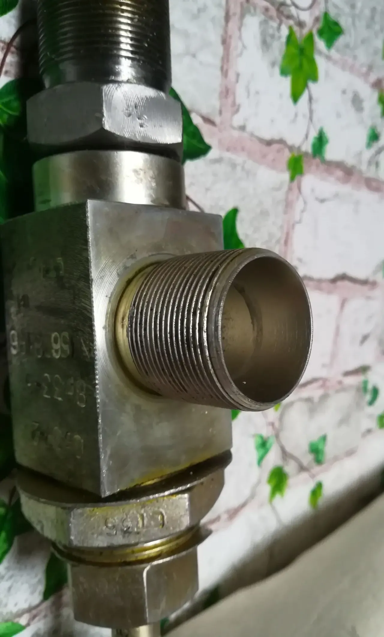 Вентиль запірний кутовий СБ07-25 7