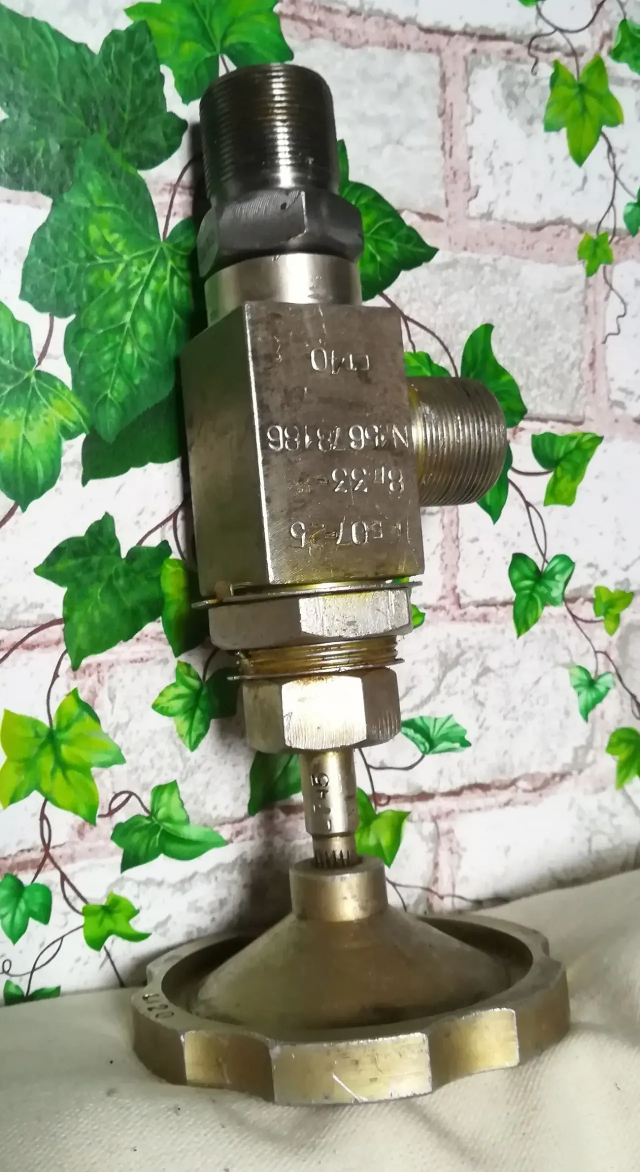 Вентиль запірний кутовий СБ07-25 2