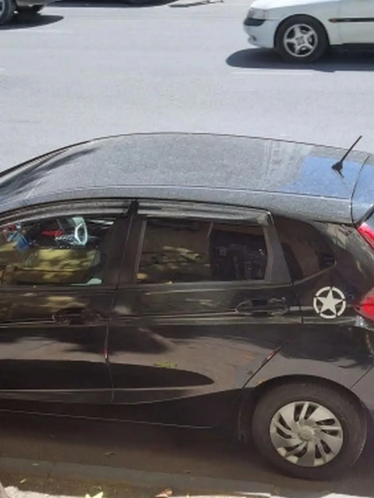 Наклейка на авто Звезда белая Большая 19х19 см 2