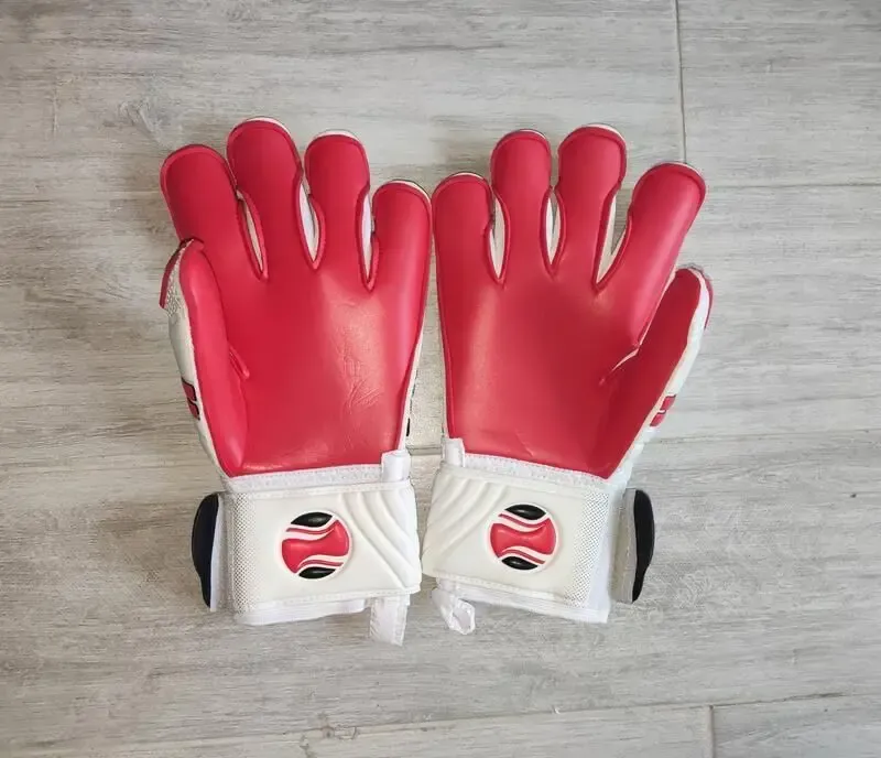 Футбольные вратарские перчатки Zoop Sports с защитой пальцев, 8р 6