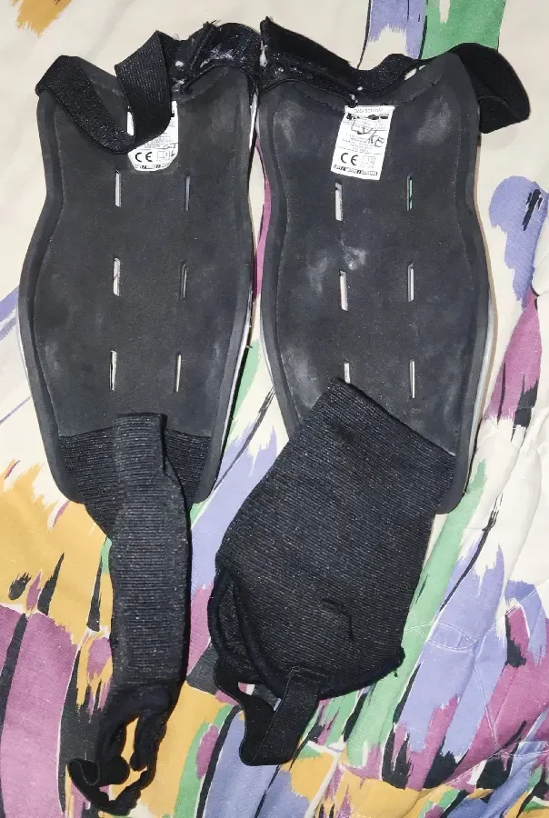 Футбольные щитки Nike T90 2