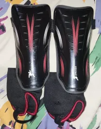 Футбольные щитки Precision