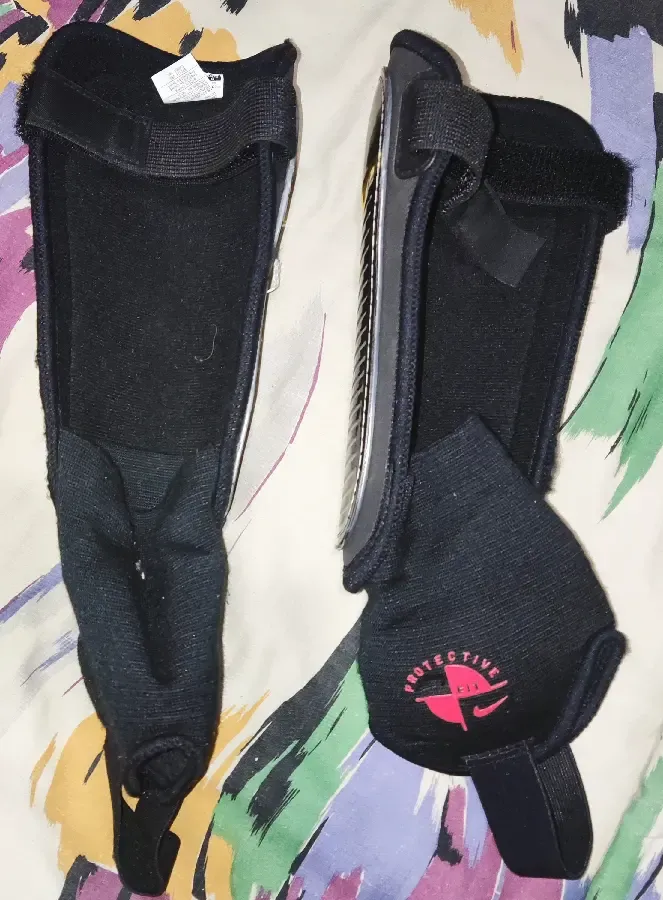 Футбольные щитки Nike90 2