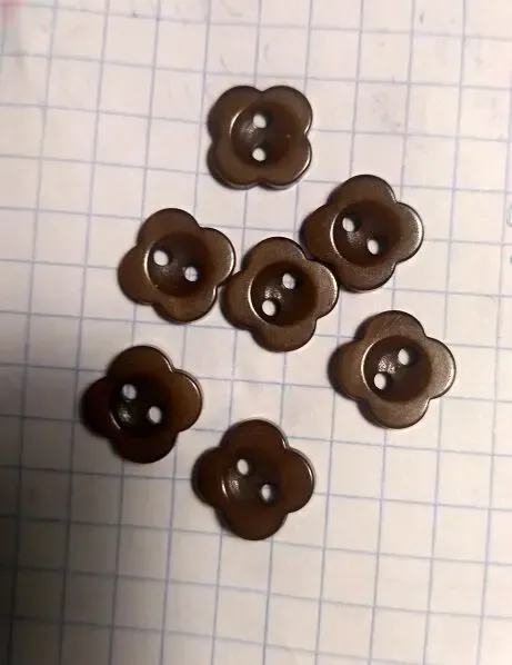 Пуговицы Цветок коричневые с перламутром 7 штук 5