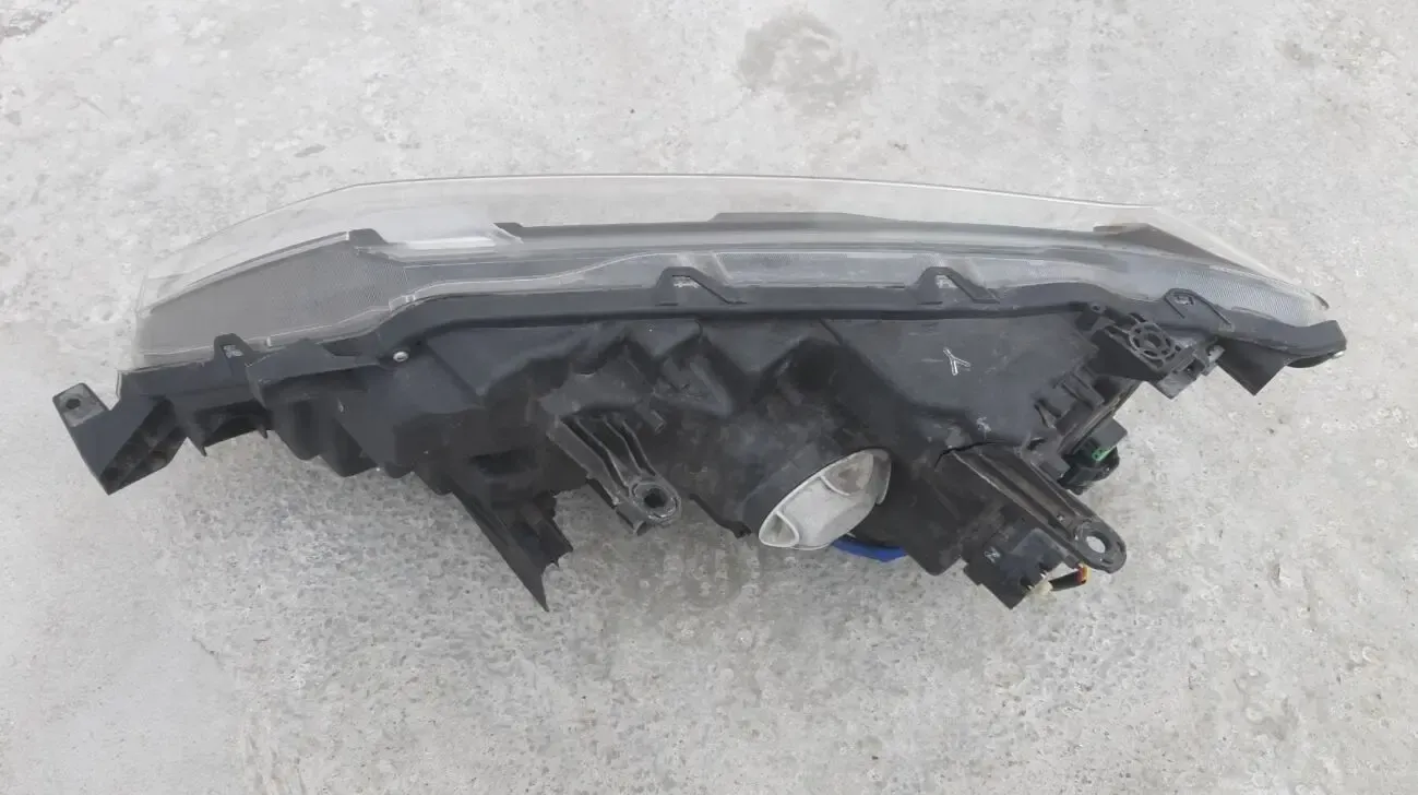 Nissan X-Trail T32 Фара правая 260106FP1A  260106-FP1A 3