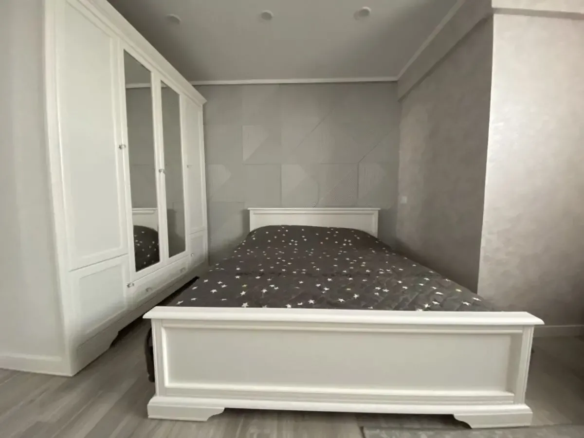 1-ком.кв. видовая по проспекту Оболонський,54 метро 3хв. 8