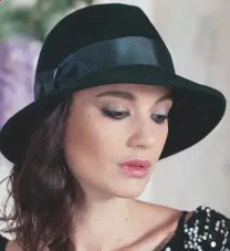 Стиль Модерн стильная красивая шляпа женская кроличий пух черная