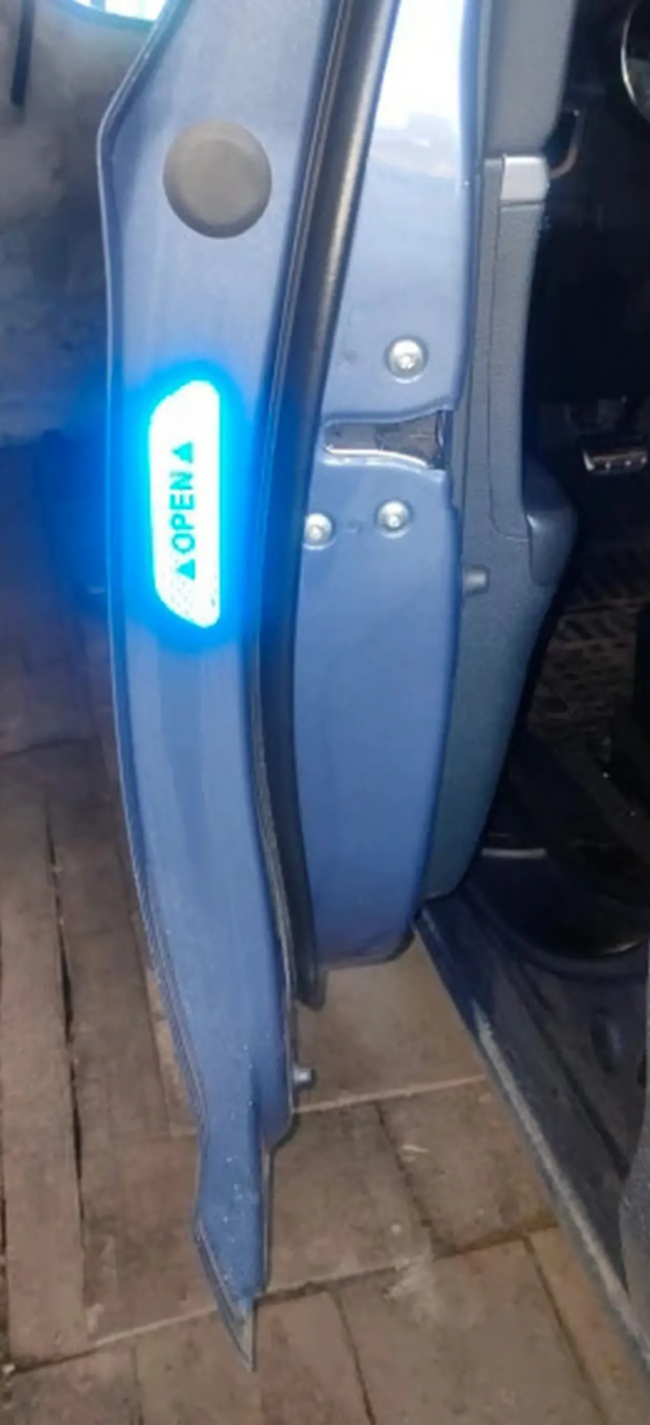 Наклейки на двери авто Open 4 штуки светоотражающая 4