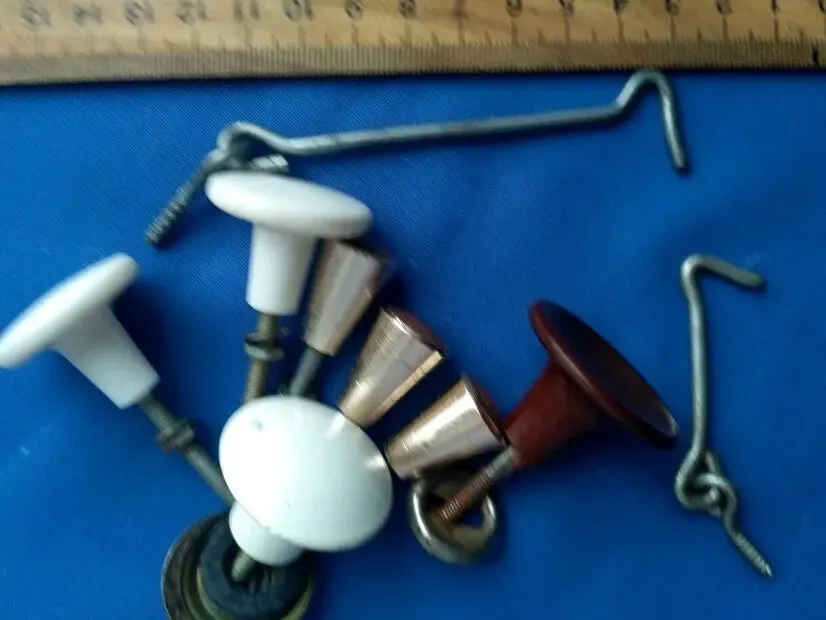 Инструмент новые ручки  крючки для мебели дома  дачи разныее, рариь 2