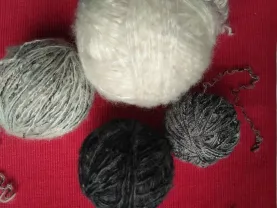 Пряжа нитки мягкие с мохером и шерстью набор вес  260 гр